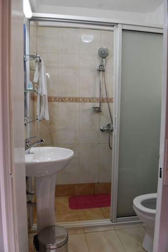 Bathroom 4, Interservice Hotel, Kampala