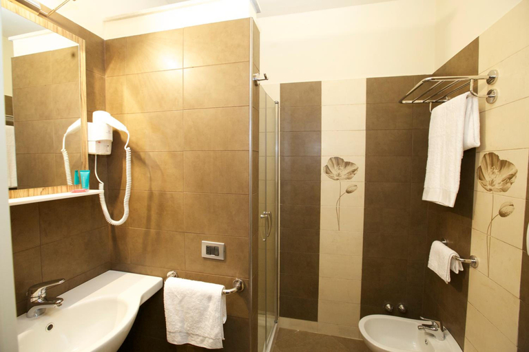 Bathroom 4, Giga Hotel, Frosinone