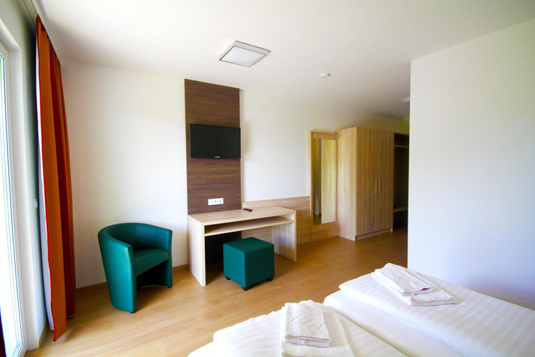 Bedroom 2, Dorfgasthof Berlakovich, Oberpullendorf