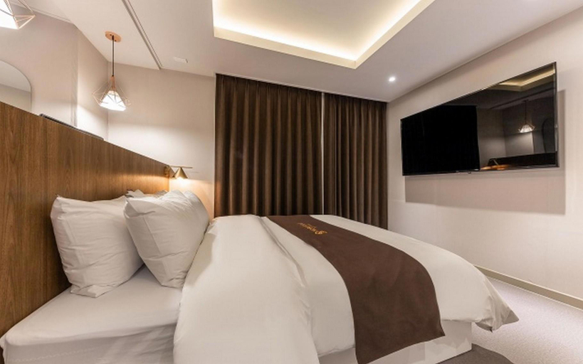 Bedroom 4, Cheonan Noblesse Hotel, Cheonan