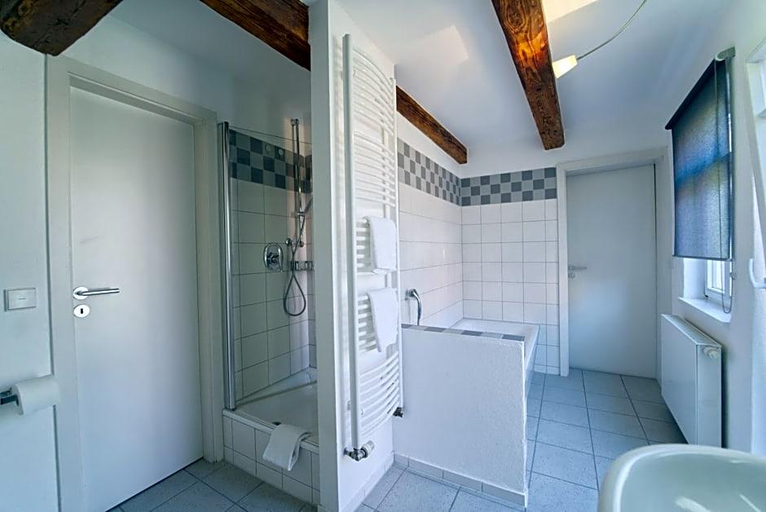 Bathroom 3, Soleiado Hotel, Ludwigsburg