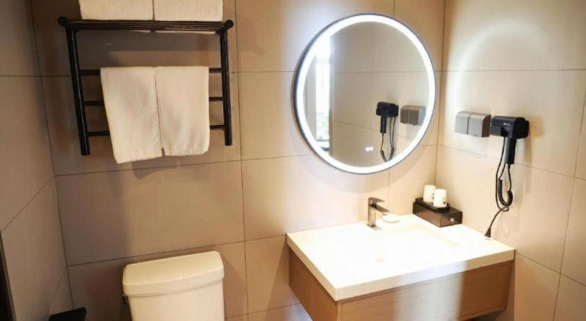 Bathroom 4, GreenTree Inn Suzhou Industrial Zone Yangcheng Lake Weiting Mong Kok Express Hotel, Suzhou