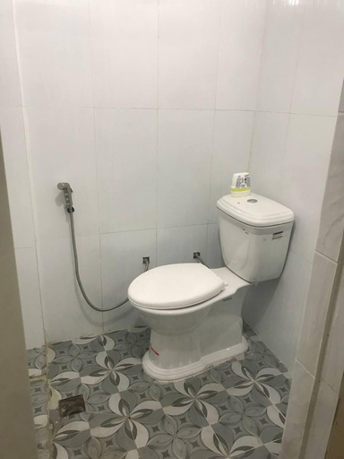 Bathroom 4, Dhaka Guest House, Phnom Penh