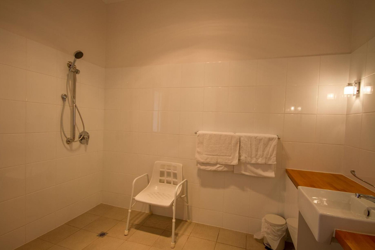 Bathroom 3, Birdwood Motel, Adelaide