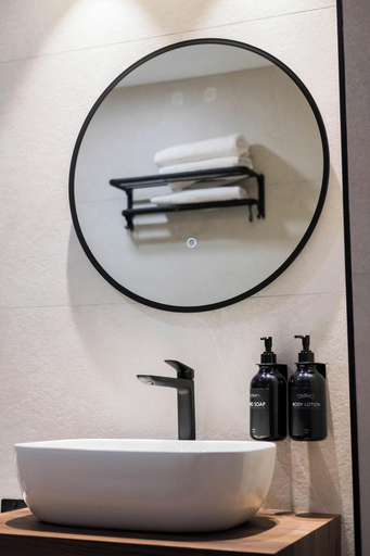Bathroom 3, Boulevart Donostia, Guipúzcoa