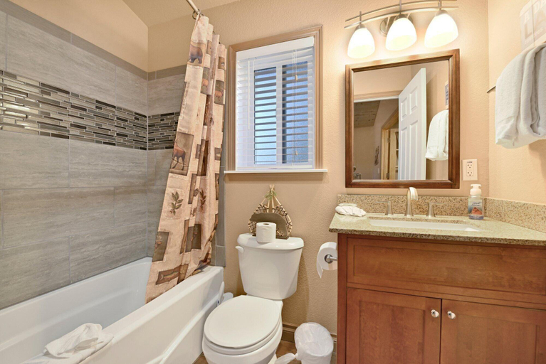 Room 2, Whispering Woods #2375, San Bernardino