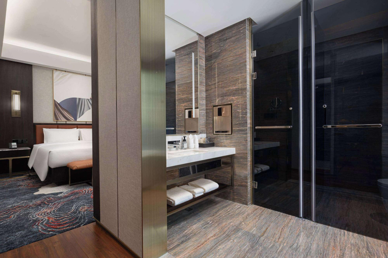 Bathroom 4, Wyndham Garden FuKang Downtown, Changji Hui