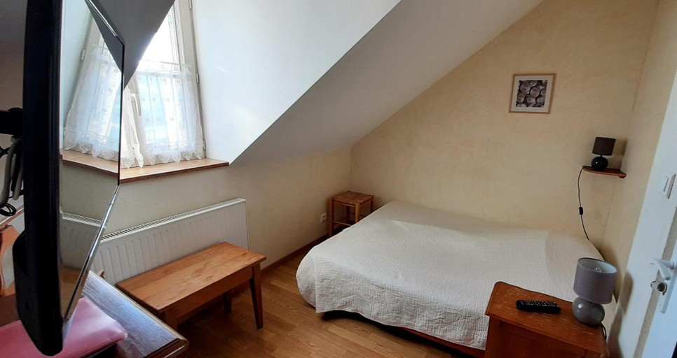 Bedroom 2, Le Marmagne, Côte-d'Or