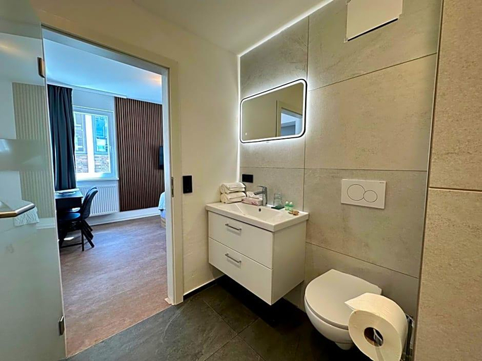Bathroom 5, Hotel Emilia, Würzburg