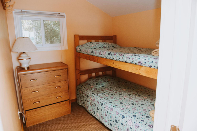 Bedroom 3, Lang Lake Resort, Sudbury