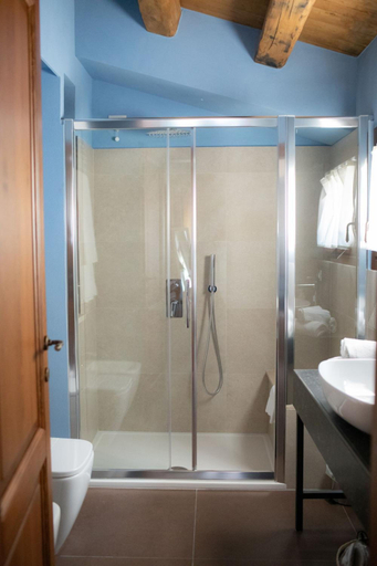 Bathroom 4, Locanda Le Logge, Macerata