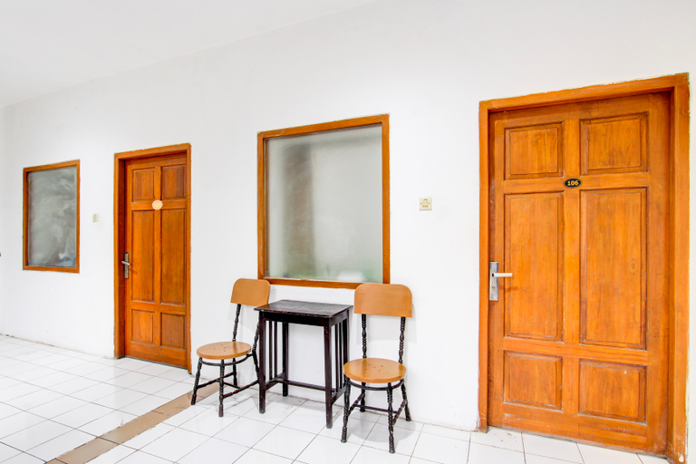 Lobby 2, Collection O Jalan Slamet Riyadi Kampung Batik K, Solo