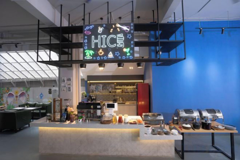 Food & Drinks 5, Ark House, Ruessei Kaev
