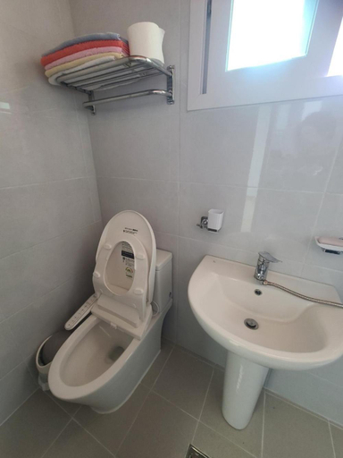 Bathroom 5, Yeonggwang Chohyeon Pension, Yeonggwang