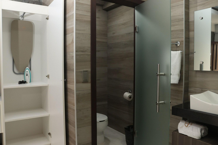 Bathroom 4, Hotel Grand One Plaza, Tijuana