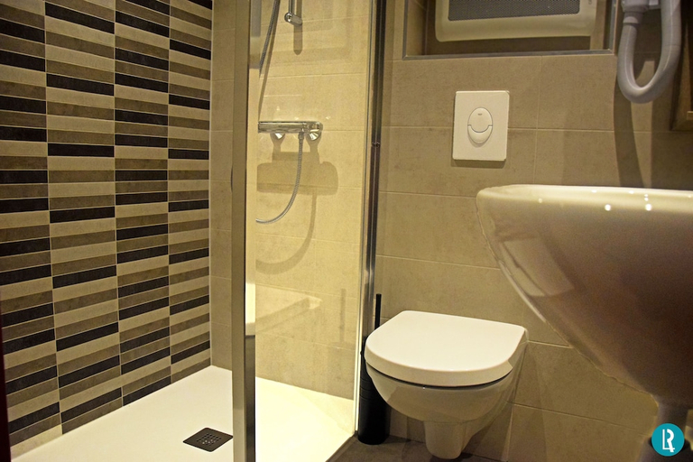 Bathroom 3, L'Hotel des Bords de L'ill, Bas-Rhin