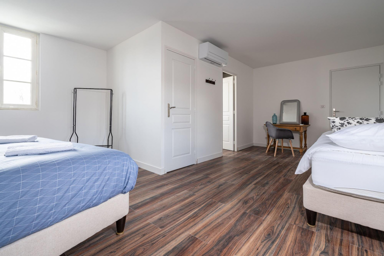 Bedroom 2, L'auberge du Croissant, Indre-et-Loire