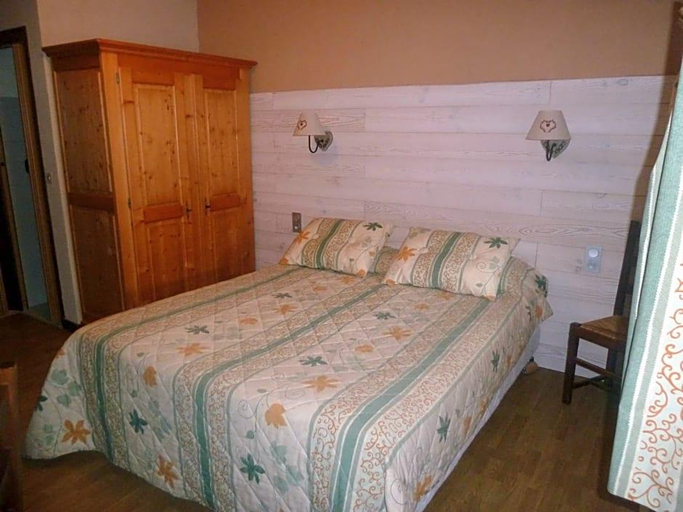Bedroom 3, Auberge Le Sillet, Jura
