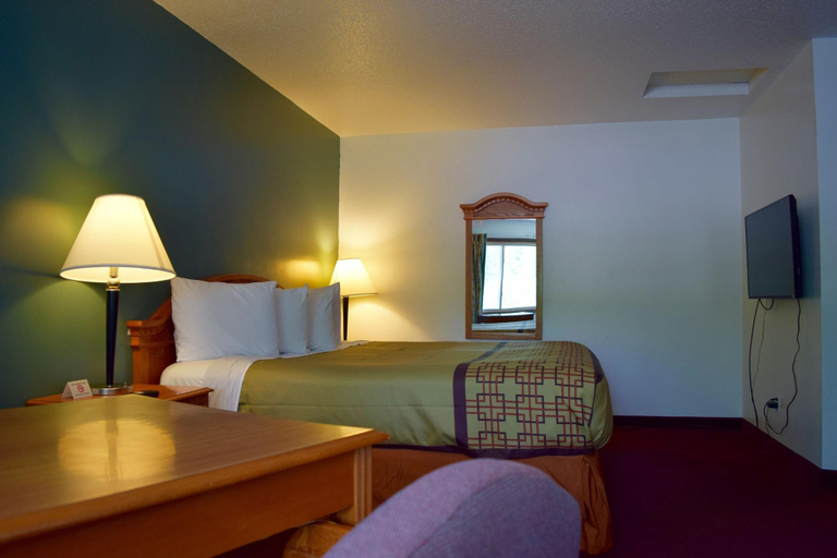 Bedroom 3, Snelling Motel, Hennepin