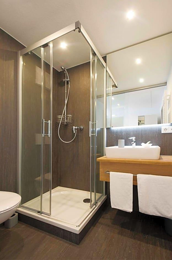 Bathroom 5, Landgasthof Lamm, Ostalbkreis