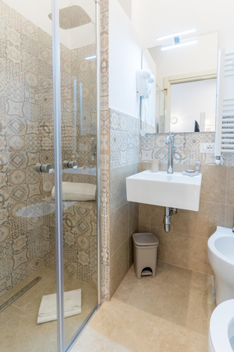Bathroom 4, Mama Tita Rooms And Breakfast, Palermo