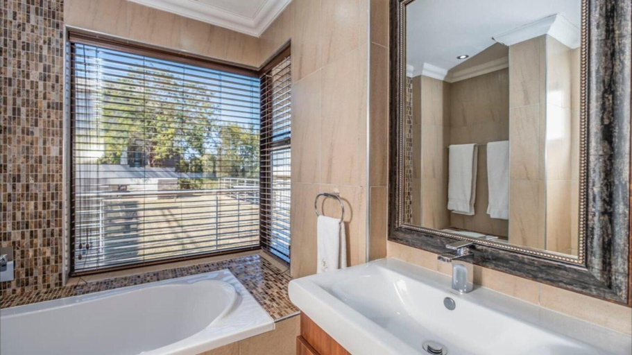 Bathroom 5, Fairview Manor, Waterberg