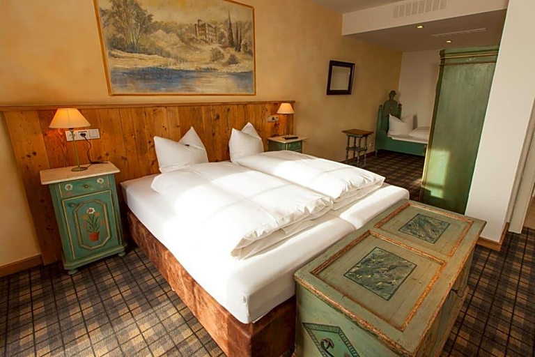 Bedroom 4, Die Post Landgasthof Aufkirchen, Starnberg