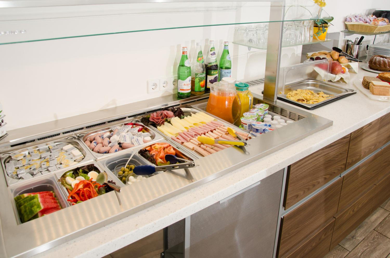 Food & Drinks 5, Hotel -restaurant Taormina, Enzkreis