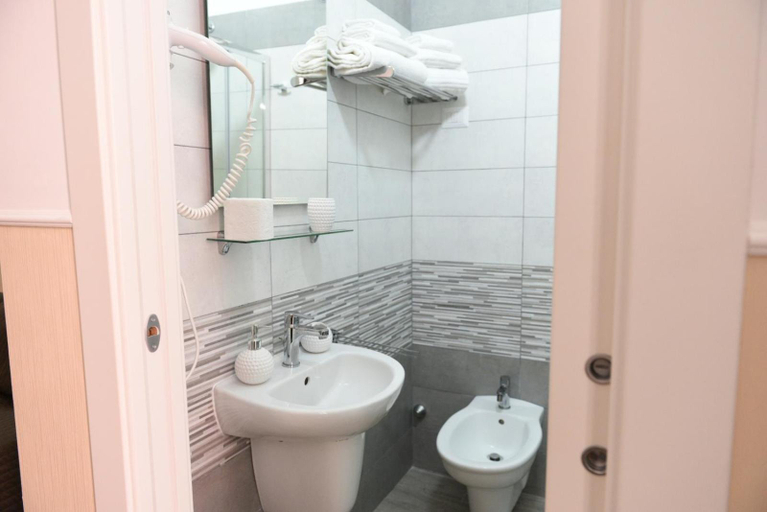 Bathroom 5, Sisters Residence, Bari