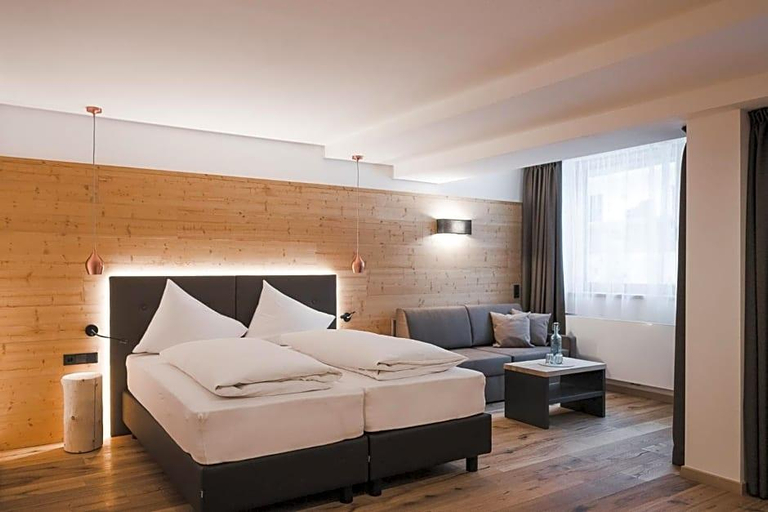 Bedroom 4, Hotel Zum Mohren, Bolzano