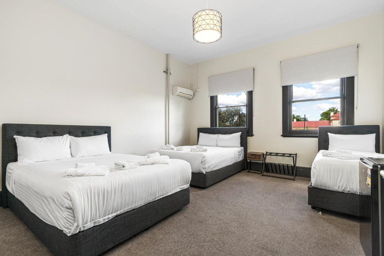 Bedroom 3, The Great Western Hotel, Orange
