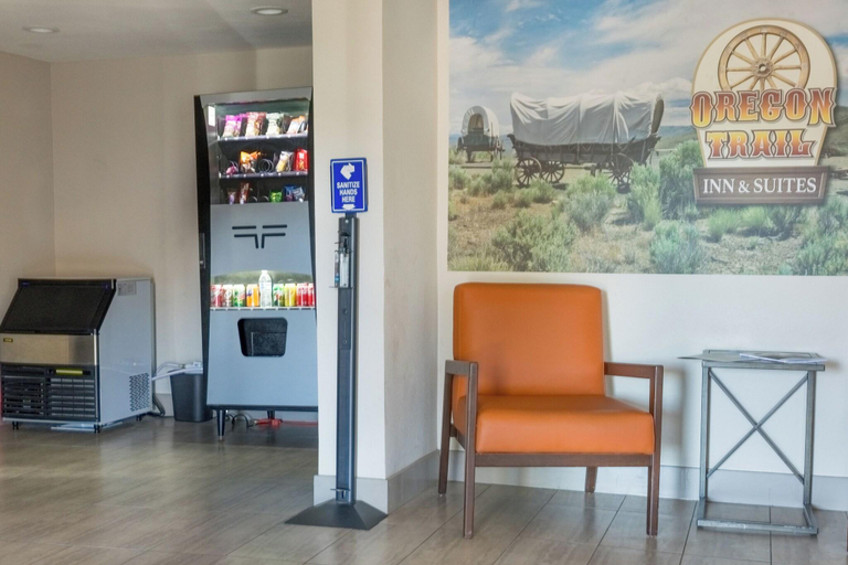 Public Area 3, Oregon Trail Inn and Suites, Lake