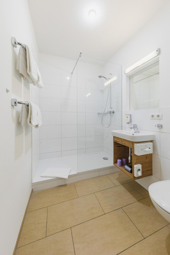 Bathroom 3, Motel Engel Self Checkin, Feldkirch