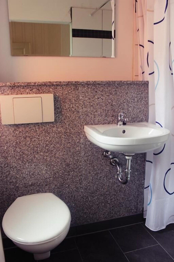 Bathroom 3, Altstadtpension Vlotho, Herford