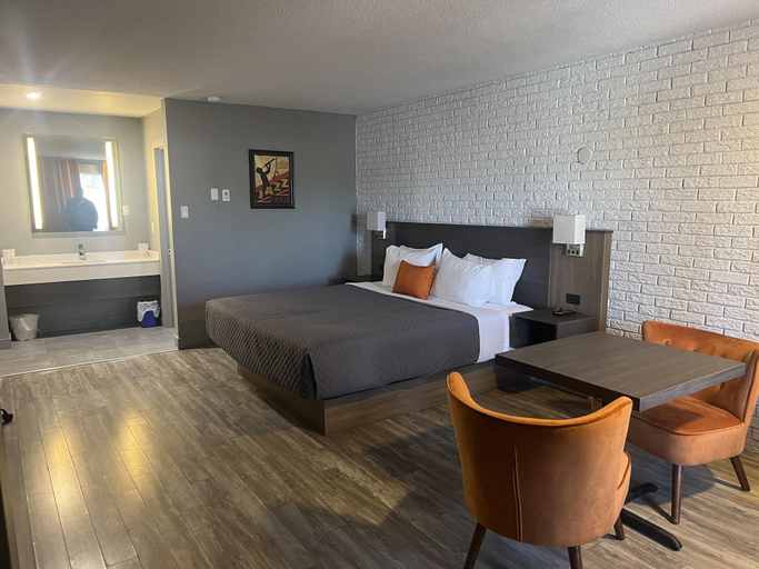 Bedroom 1, Complexe Dix80 Ha Tellerie Et Restaurant, Antoine-Labelle