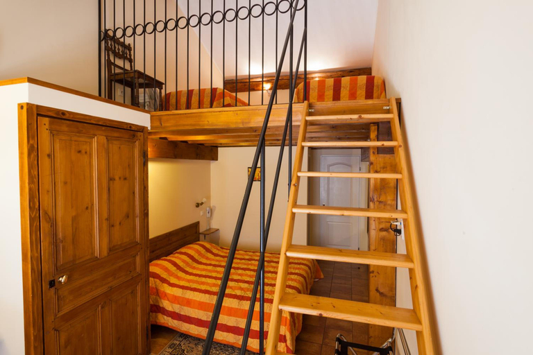 Bedroom 4, Le Clos Des Arts, Gard