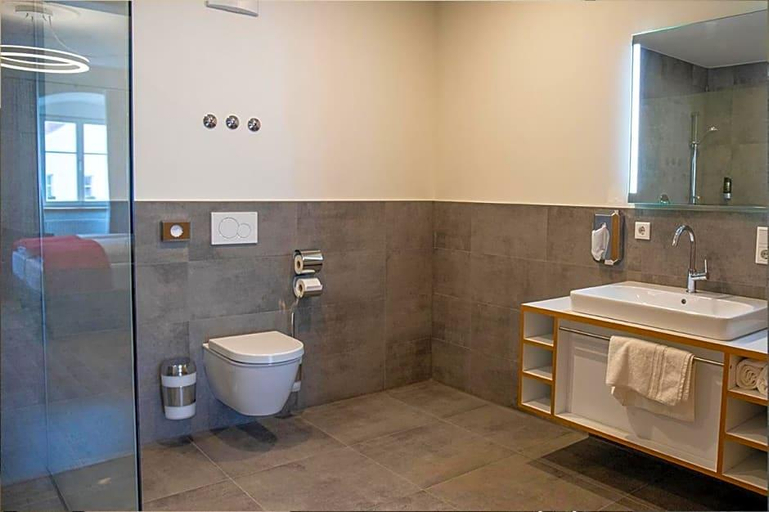 Bathroom 4, Altstadthotel Brauereigasthof Winkler, Neumarkt in der Oberpfalz