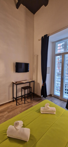 Bedroom 2, Tribunali Platamon, Napoli