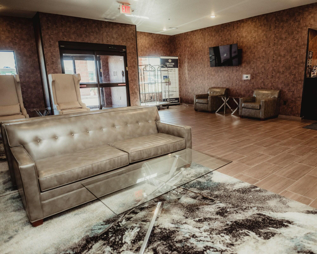 Public Area 2, Cobblestone Hotel & Suites - Ottumwa, Wapello