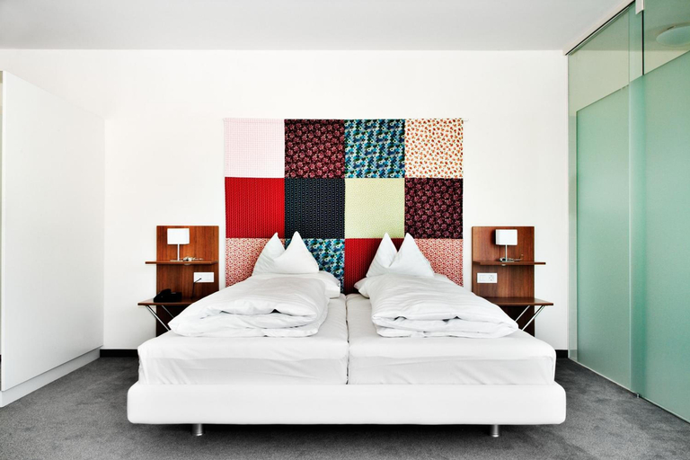 Bedroom 3, Casinohotel Velden, Villach Land