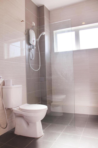 Bathroom 5, Gergasi Inn, Kinta