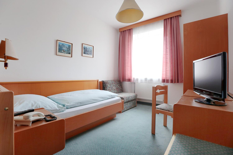 Bedroom 2, Gasthof Zur Linde, Amstetten