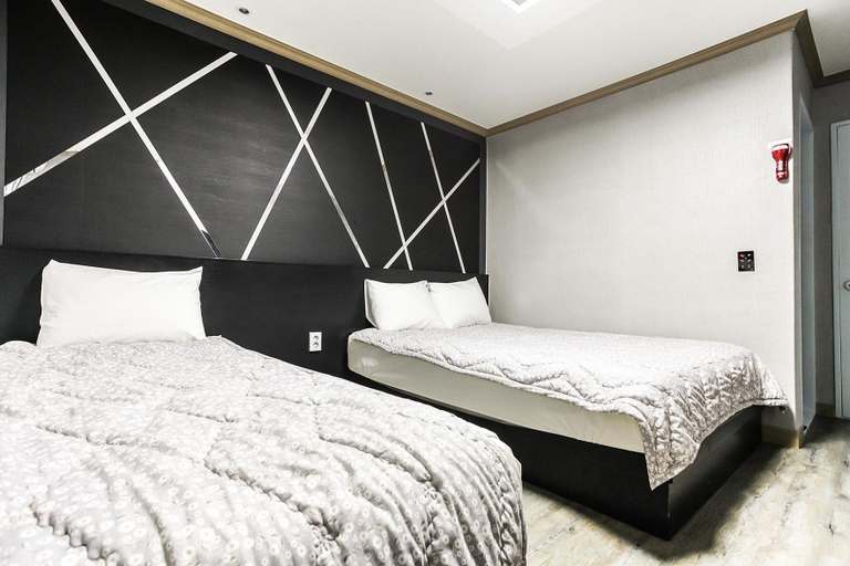 Bedroom 4, Gangneung Gyeongpodae Gyeongpo Hill, Gangneung