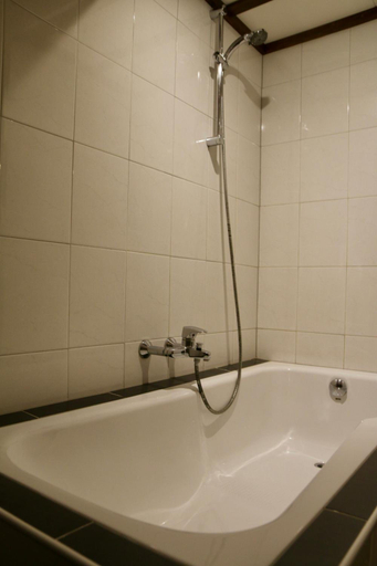 Bathroom 3, Hotel Restaurant De Roosterhoeve, Echt-Susteren