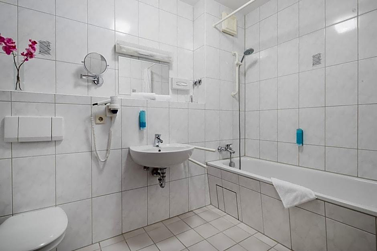 Bathroom 5, Hotel Maximilian, Lörrach