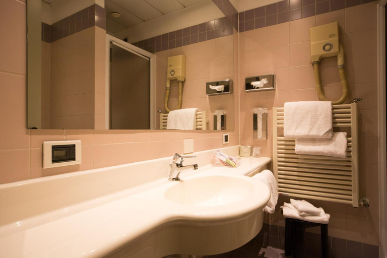 Bathroom 5, Hotel Motel Ascot, Monza and Brianza