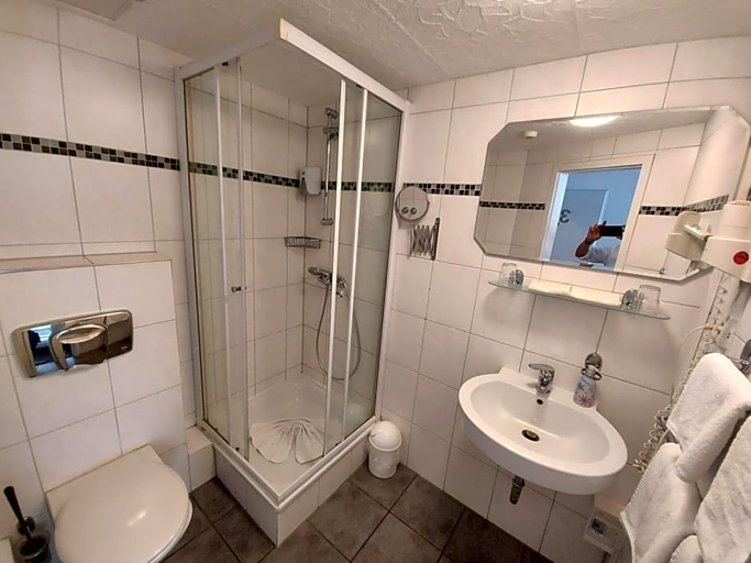 Room 2, Hotel Mv Ller Kv Ln, Köln