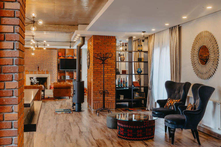 Public Area 2, Seventeen Rooms, Telavi