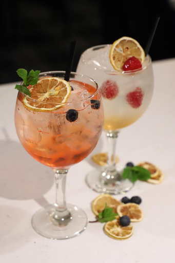 Food & Drinks