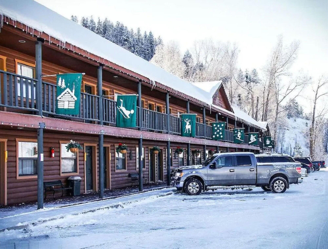 General view 3, High Creek Lodge Cabins, Archuleta